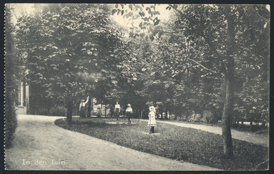 17772 Gezicht in de tuin van het huis Rodestein (Sitiopark 10) te Doorn.